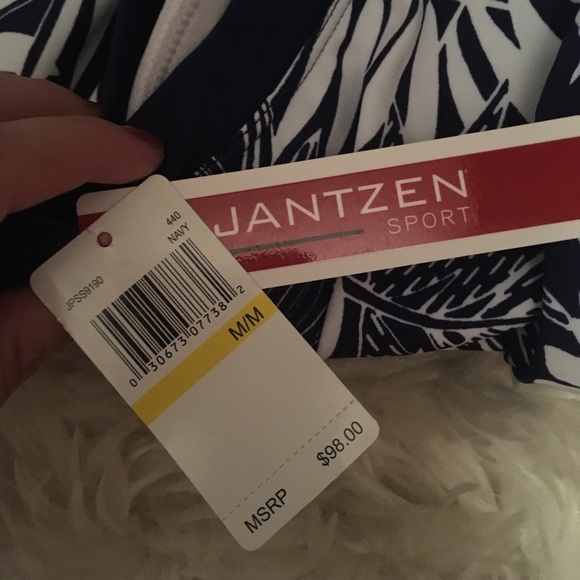 *NWT* Jantzen Sport Tank - Picture 5 of 5